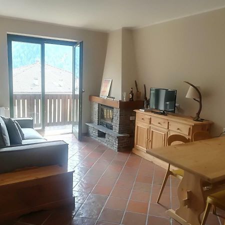 Rele B Apartment Temu Bagian luar foto