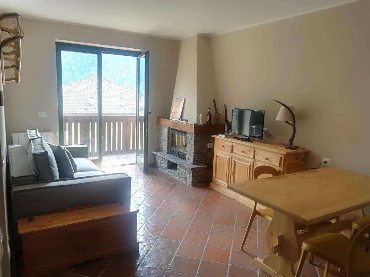 Rele B Apartment Temu Bagian luar foto