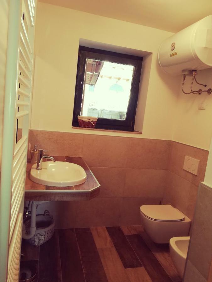 Rele B Apartment Temu Bagian luar foto
