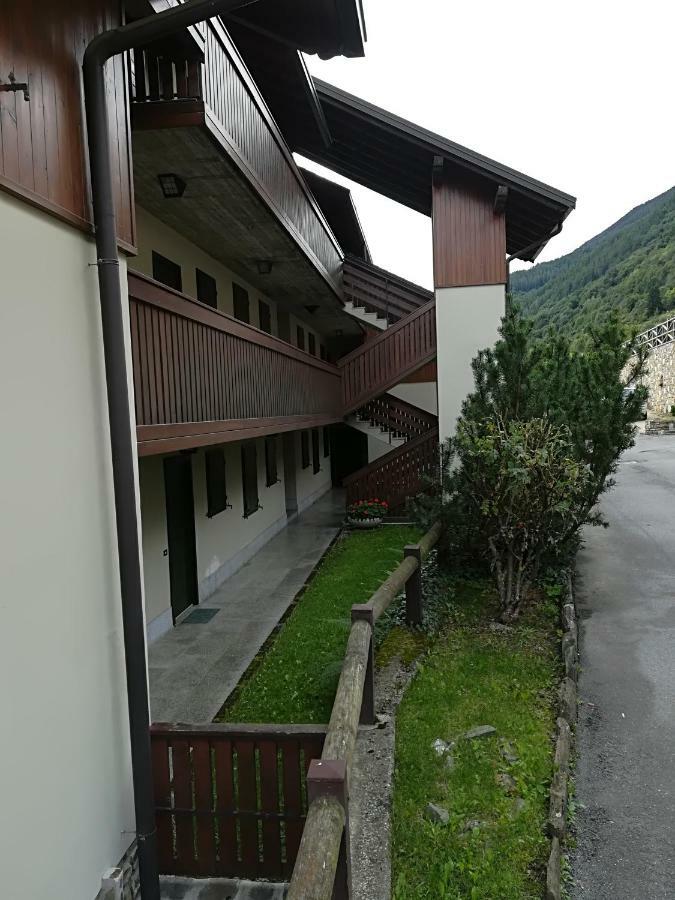 Rele B Apartment Temu Bagian luar foto